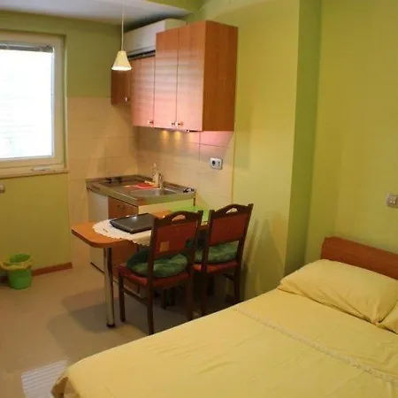 Asja Apartment *